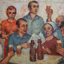 Gemälde einer Kneipenszene. Um einen Tisch sitzen drei Männer und eine Frau mit Kopftuch. Auf dem Tisch stehen zwei Flaschen Bier und zwei Gläser Bier. Zwei Männer haben je ein Glas Bier in der Hand. Hinter der Szene stehen zwei Frauen und zwei Männer.